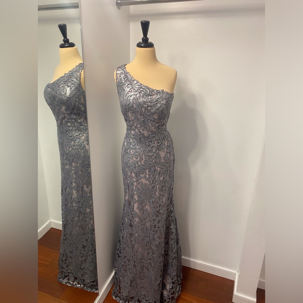 Sequin patterned one-shoulder gown